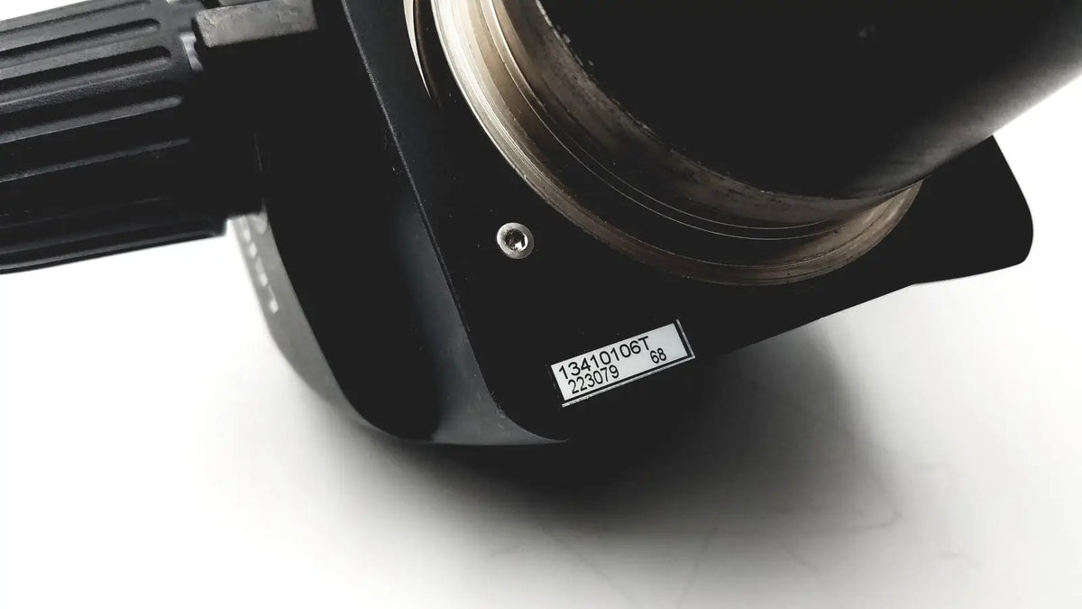 Black industrial pump with ribbed handle and metallic threaded connection for leica gz6t stereo zoom microscope