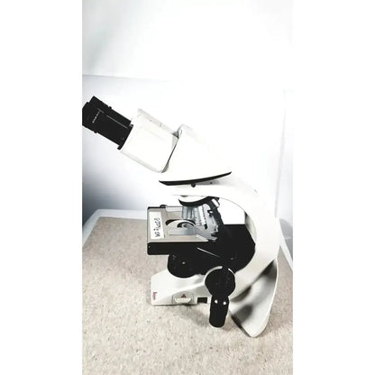 Leica Microscope Model DM1000 with Heads Microscope, second-hand product photo 1