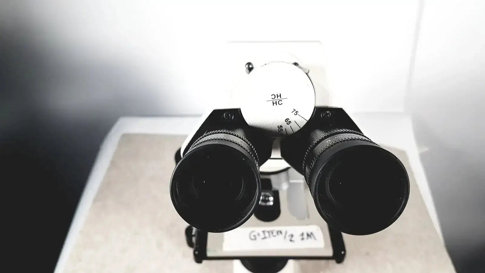 Leica Microscope Model DM1000 with Heads Microscope, second-hand product photo 11