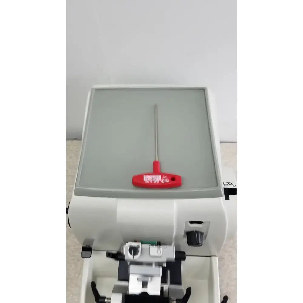 LEICA RM2235 Manual Rotary Microtome Histology Pathology Lab Tissue Sectioner Manual Rotary Microtome, second-hand product photo 6