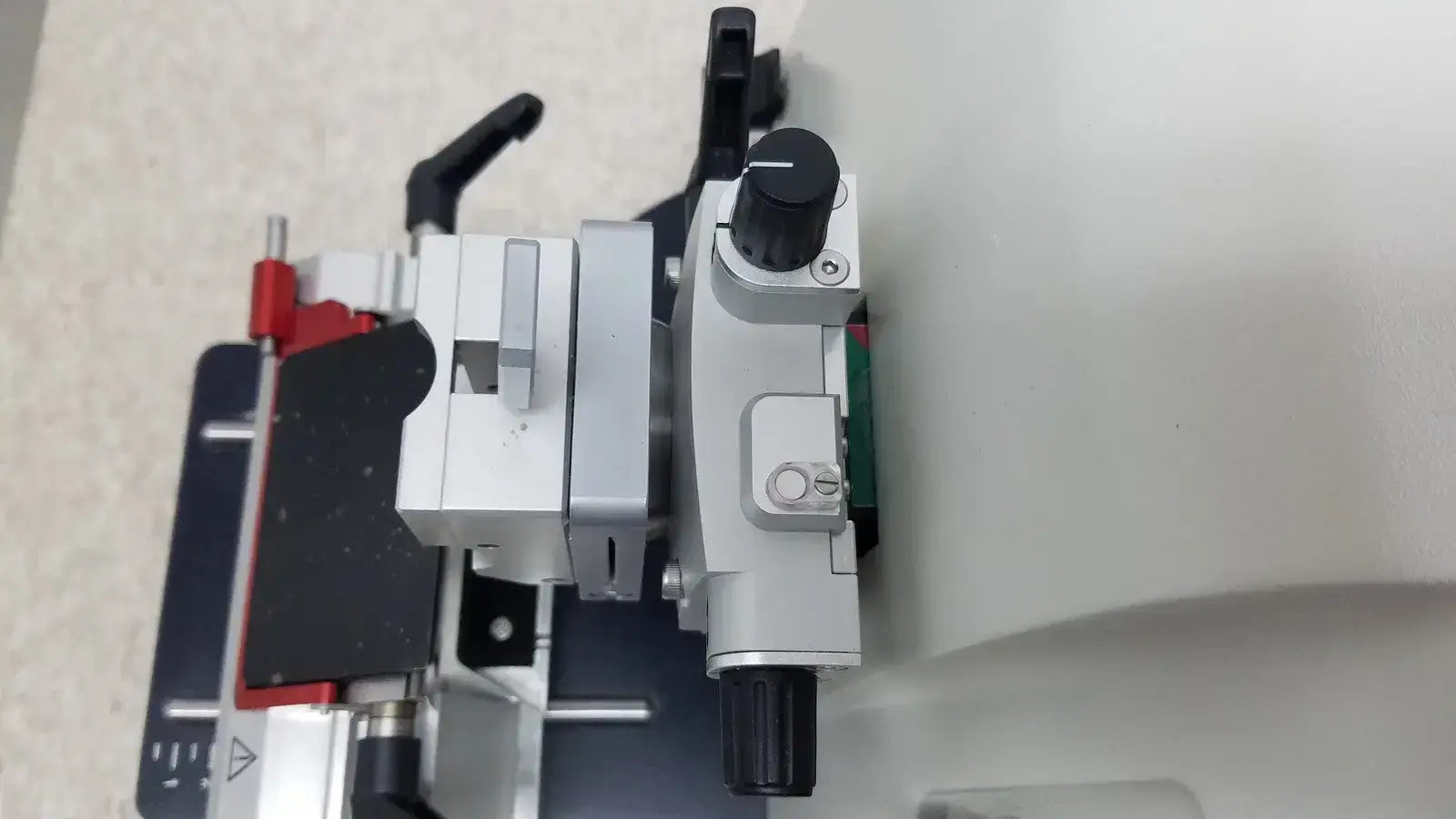 LEICA RM2235 Manual Rotary Microtome Histology Pathology Lab Tissue Sectioner Manual Rotary Microtome, second-hand product photo 15