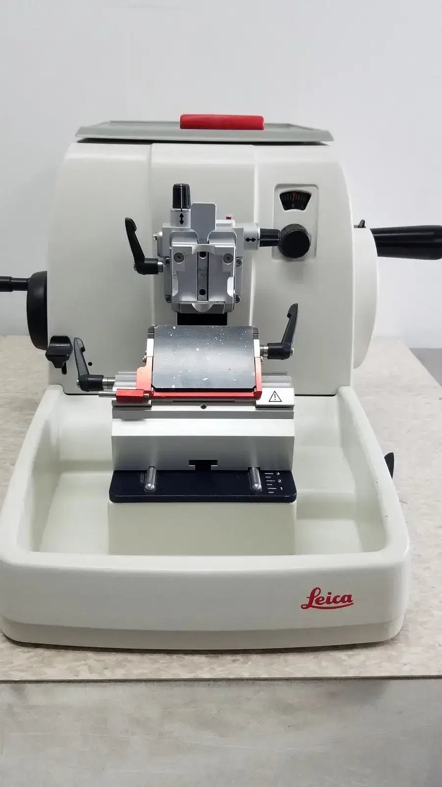 LEICA RM2235 Manual Rotary Microtome Histology Pathology Lab Tissue Sectioner Manual Rotary Microtome, second-hand product photo 1