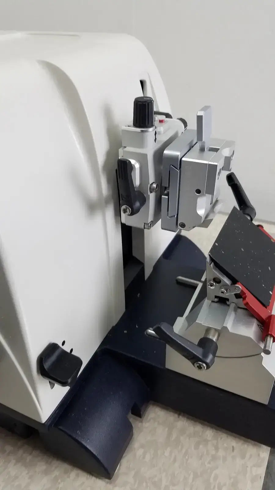 LEICA RM2235 Manual Rotary Microtome Histology Pathology Lab Tissue Sectioner Manual Rotary Microtome, second-hand product photo 22