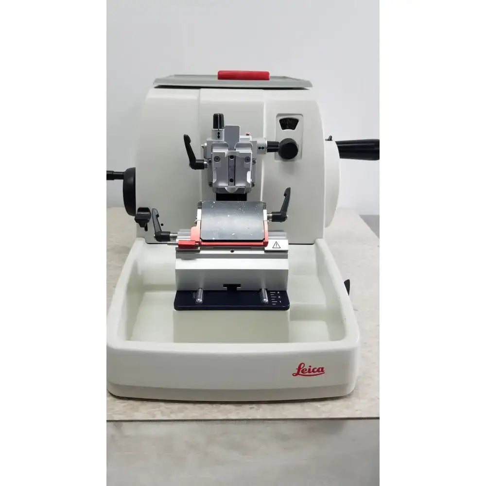 LEICA RM2235 Manual Rotary Microtome Histology Pathology Lab Tissue Sectioner Manual Rotary Microtome, second-hand product photo 1