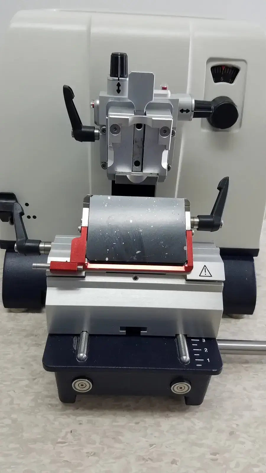 LEICA RM2235 Manual Rotary Microtome Histology Pathology Lab Tissue Sectioner Manual Rotary Microtome, second-hand product photo 8
