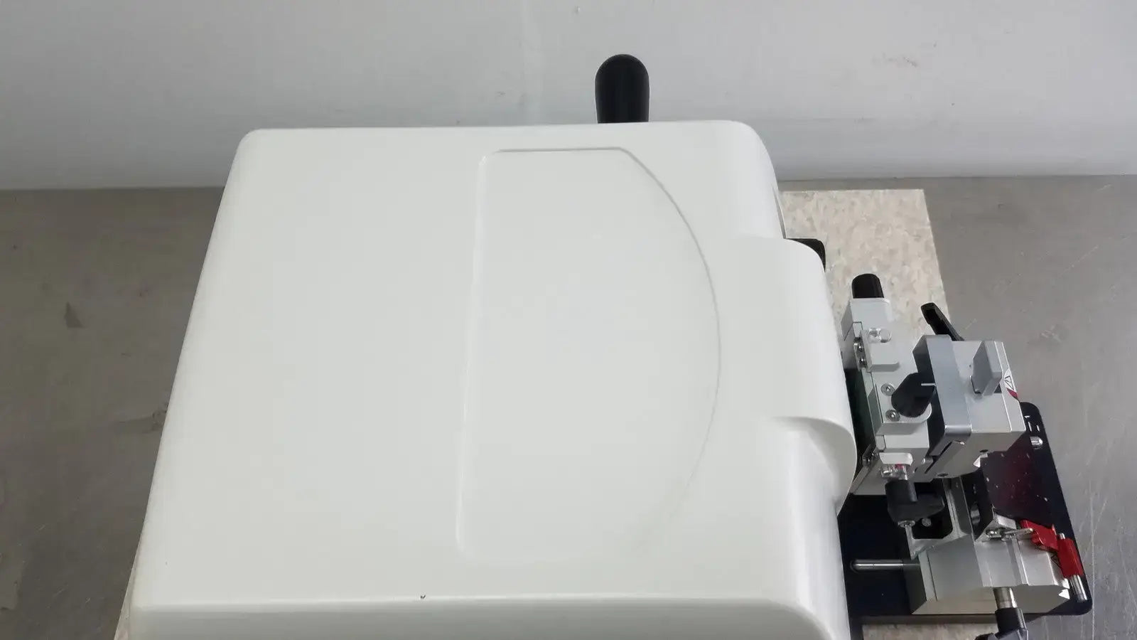 LEICA RM2235 Manual Rotary Microtome Histology Pathology Lab Tissue Sectioner Manual Rotary Microtome, second-hand product photo 18