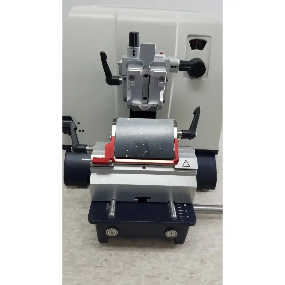 LEICA RM2235 Manual Rotary Microtome Histology Pathology Lab Tissue Sectioner Manual Rotary Microtome, second-hand product photo 8