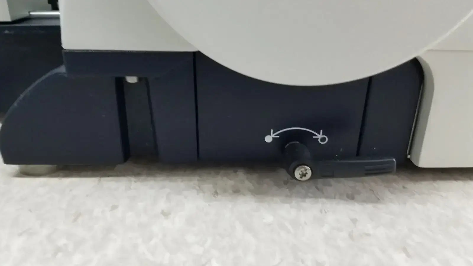 LEICA RM2235 Manual Rotary Microtome Histology Pathology Lab Tissue Sectioner Manual Rotary Microtome, second-hand product photo 12