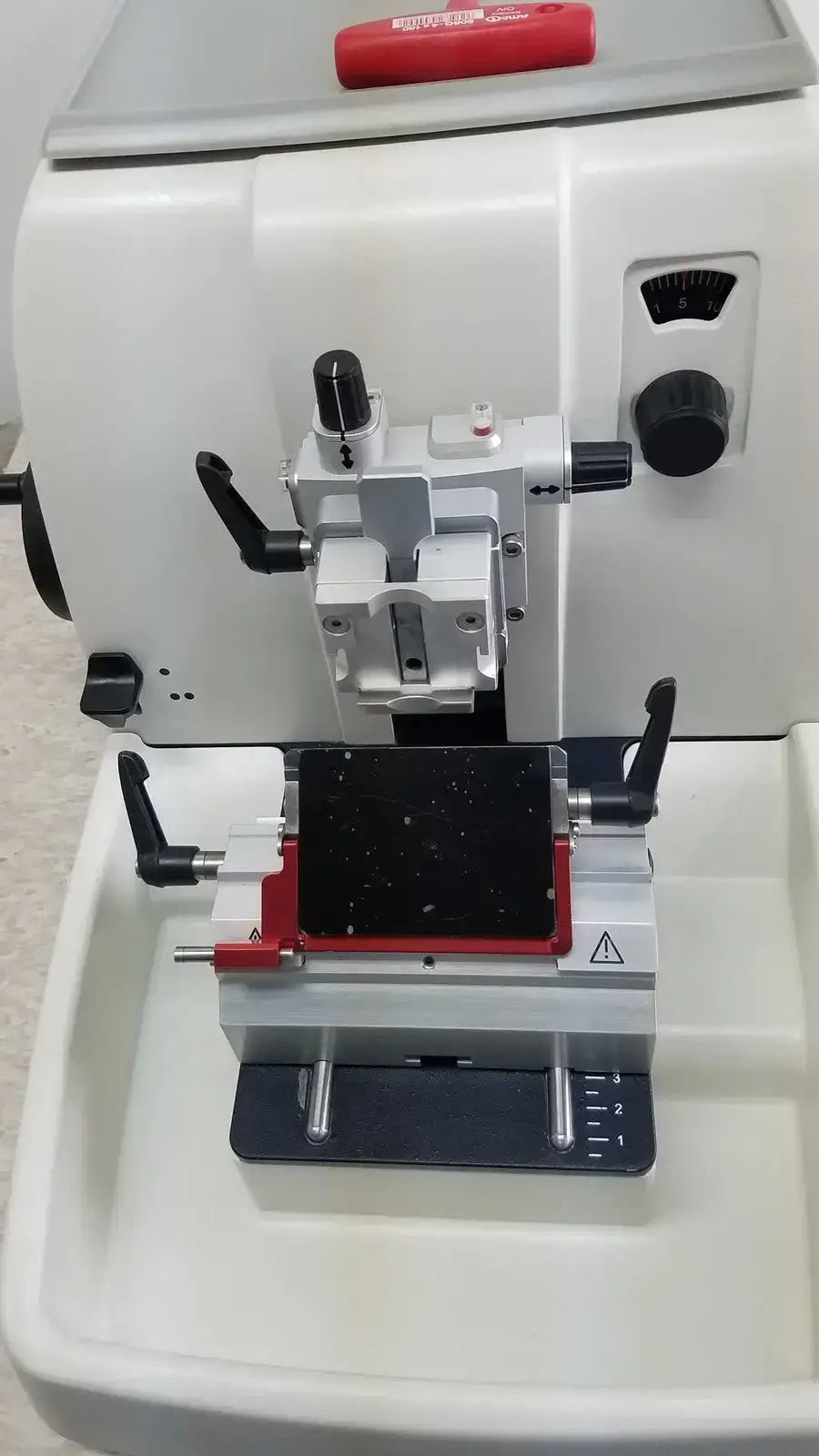 LEICA RM2235 Manual Rotary Microtome Histology Pathology Lab Tissue Sectioner Manual Rotary Microtome, second-hand product photo 2