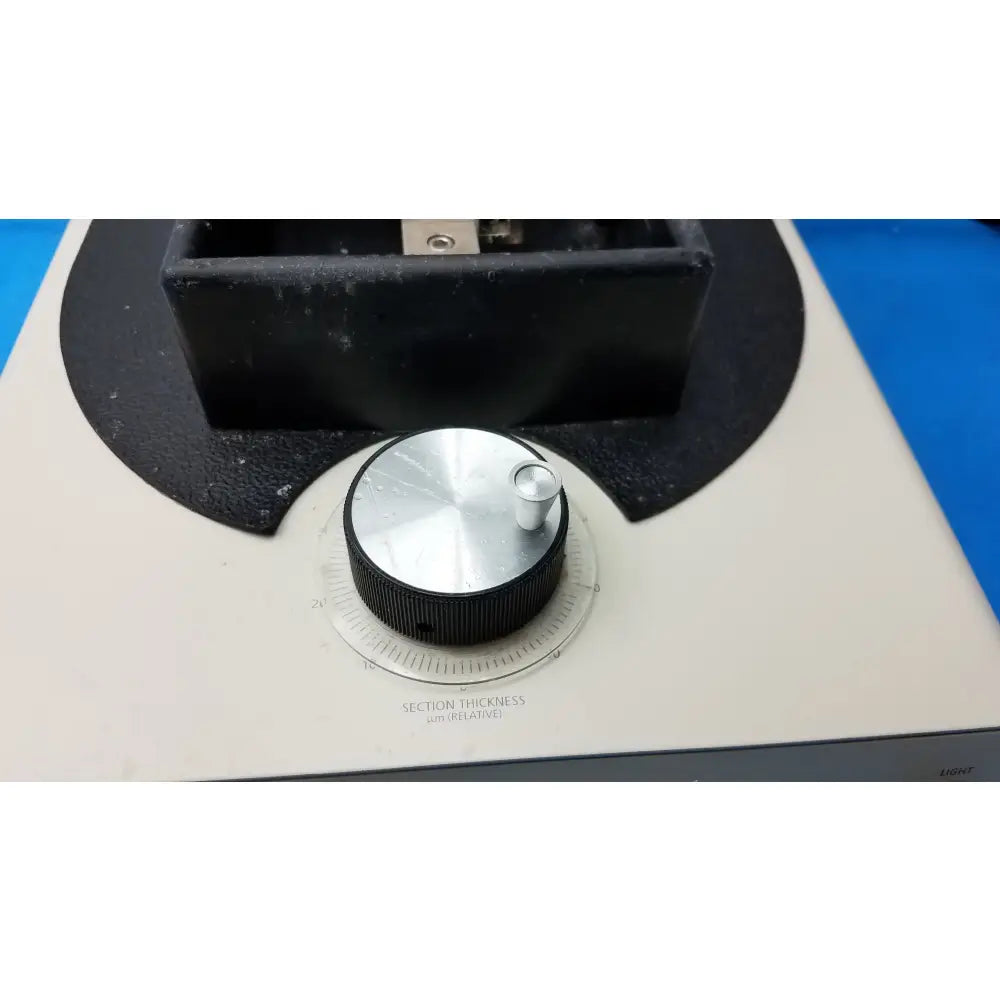 Leica VT1000A Vibrating Blade Microtome Vibrating Blade Microtome, second-hand product photo 4