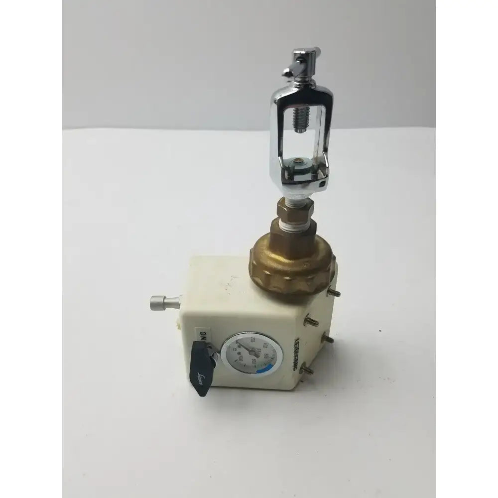 Leisegang Medical 8702 Gas Pressure Regulator with Gauge & On/Off Valve Medical Gas Pressure Regulator, second-hand product photo 3