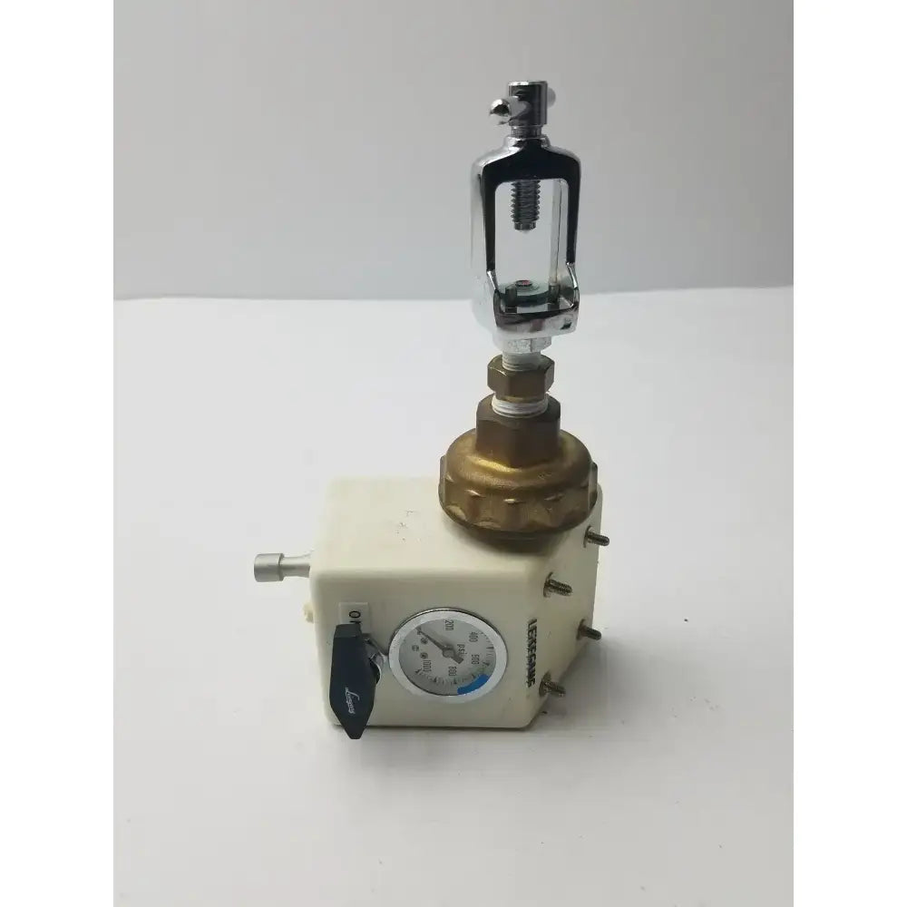 Leisegang Medical 8702 Gas Pressure Regulator with Gauge & On/Off Valve Medical Gas Pressure Regulator, second-hand product photo 4