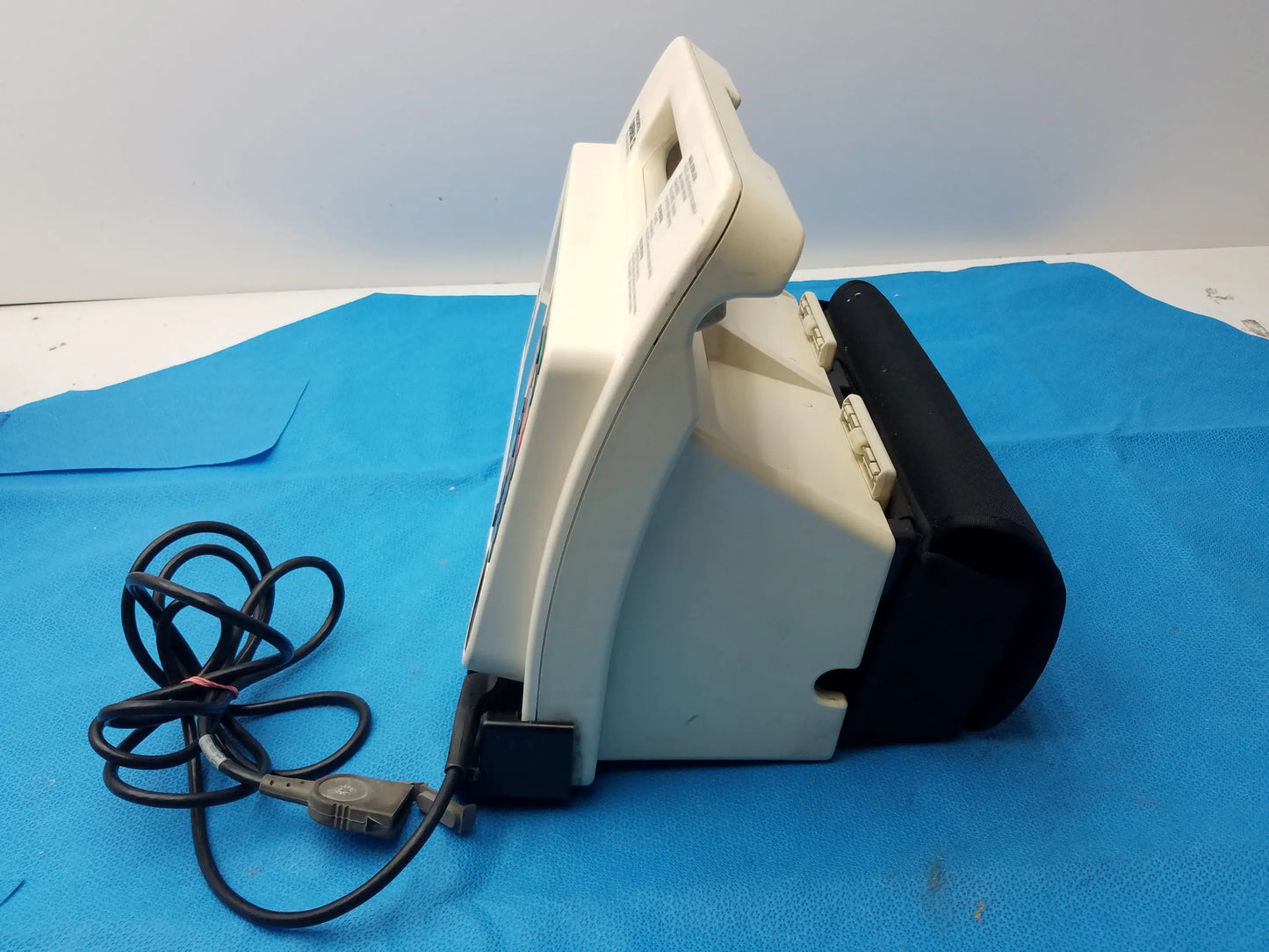 LIFEPAK 12 Physio Control Defibrillator/Monitor Defibrillator / Patient Monitor, second-hand product photo 13