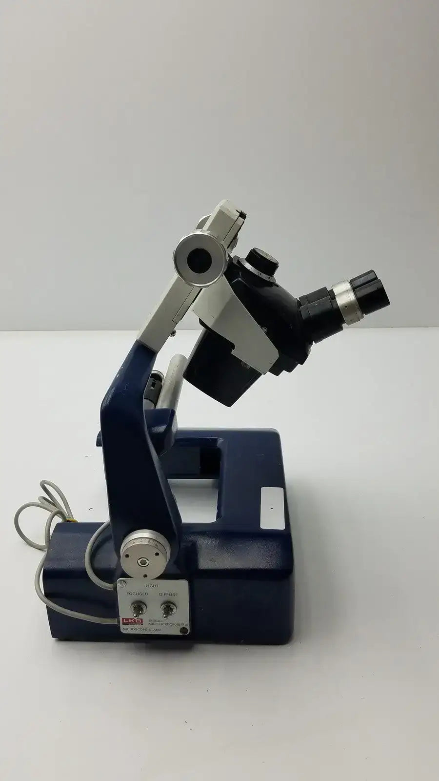 LKB 8800 Ultrotome III Microscope Stand With Optics Ultramicrotome Microscope Stand, second-hand product photo 2