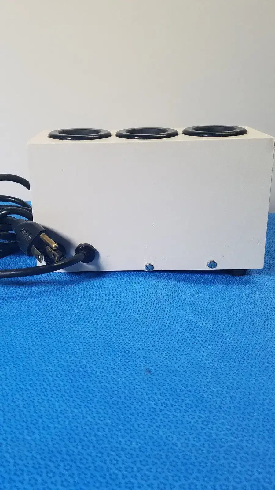 Lombart Instrument Three-Well Desk Charger Instrument Charger, as-is (for parts) product photo 5