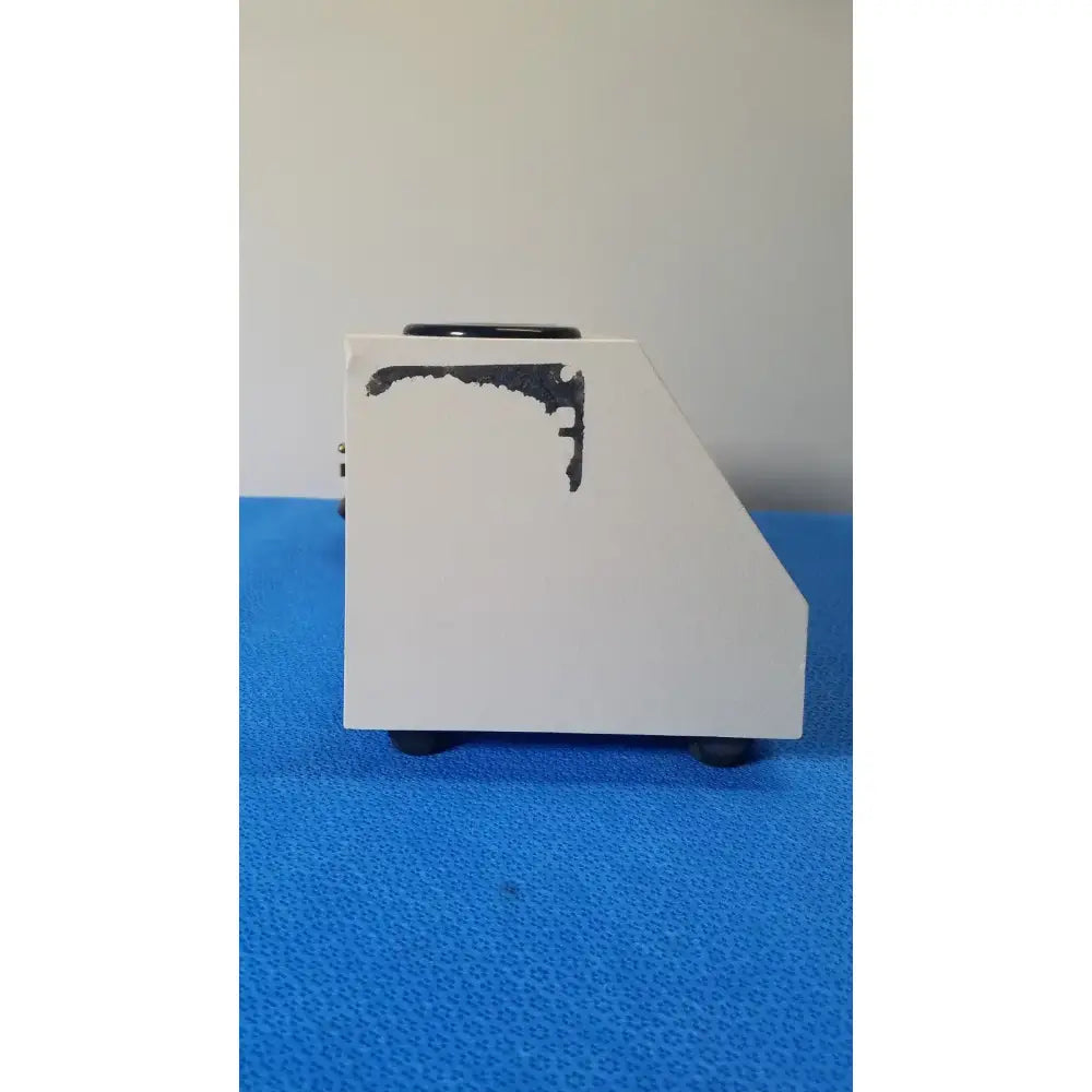 Lombart Instrument Three-Well Desk Charger Instrument Charger, as-is (for parts) product photo 4