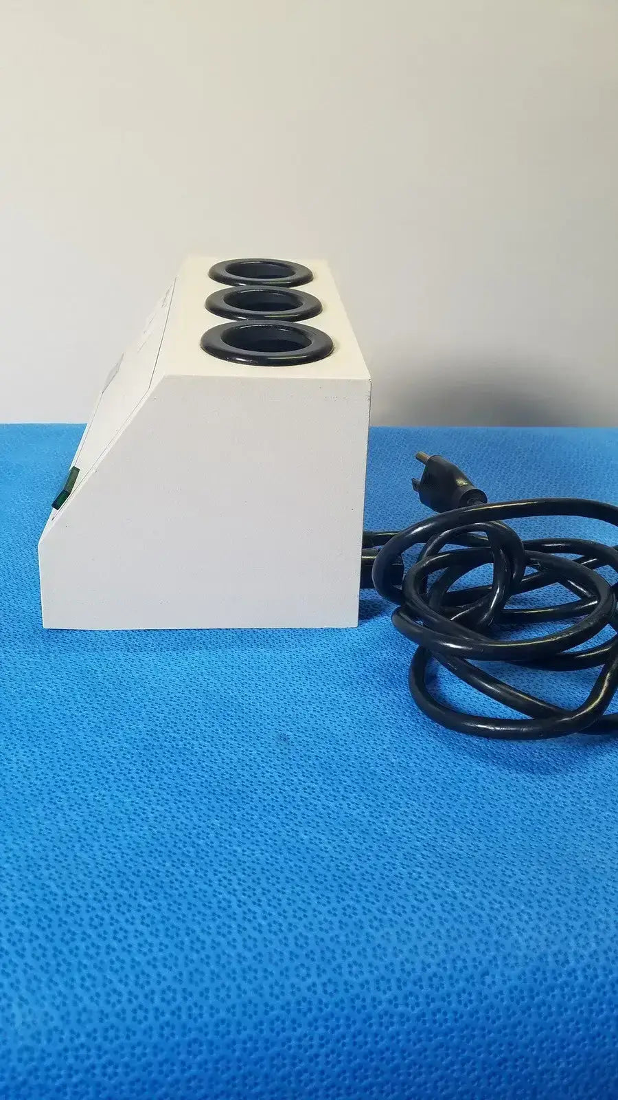 Lombart Instrument Three-Well Desk Charger Instrument Charger, as-is (for parts) product photo 7