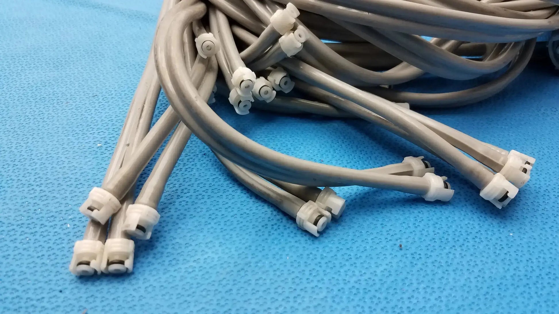 Reuse Medical Equipment Lot of 12 NiBP Air Hose Fast Connector Double Tube NiBP Air Hose Fast Connector, second-hand product photo 5