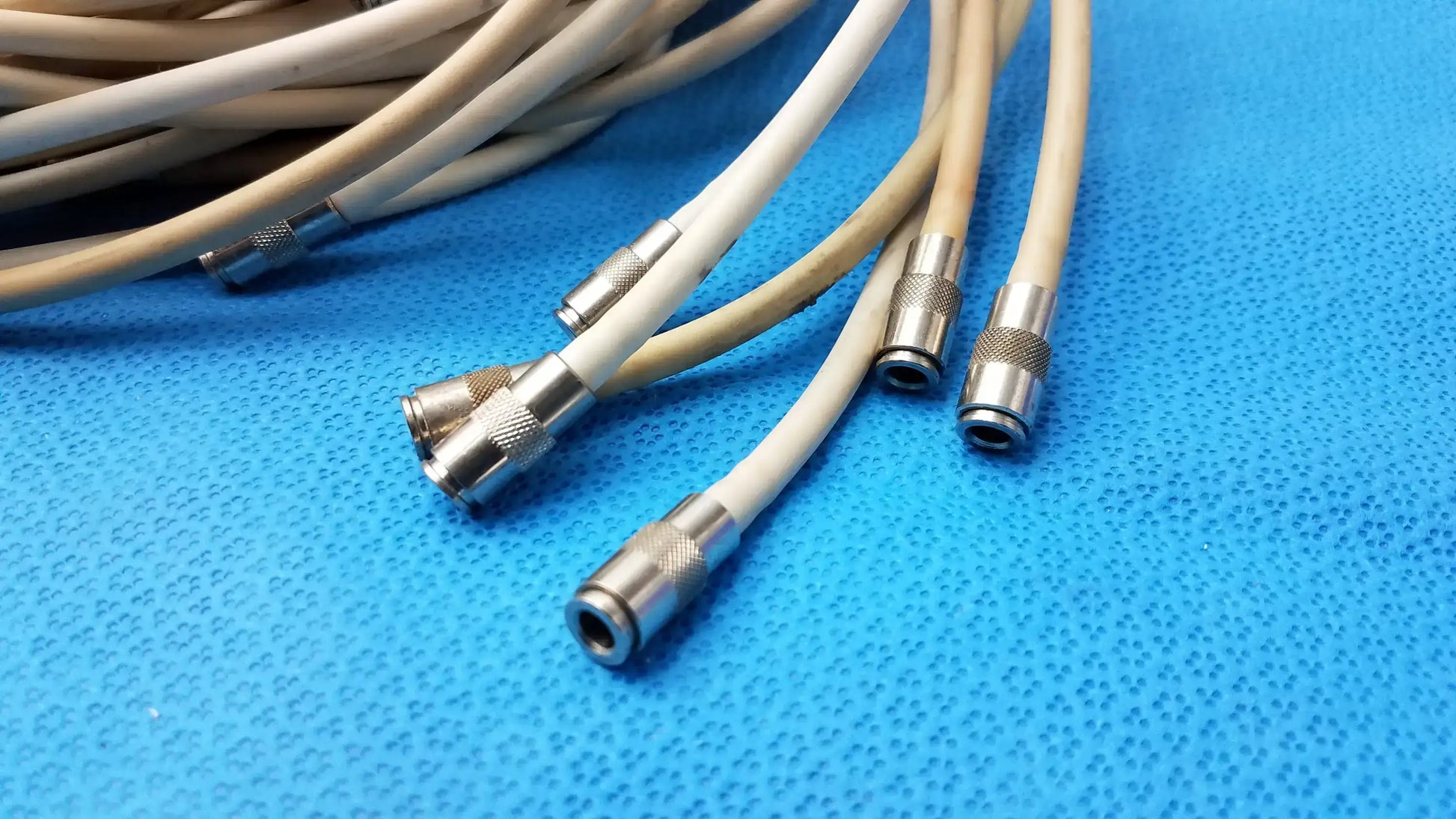 Philips Lot of 12 Philips NIBP Air Hose M1599B Adult Compatible NIBP Air Hose, second-hand product photo 2
