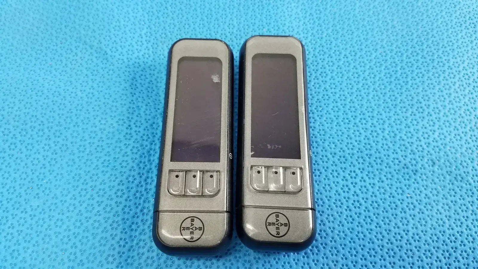 Bayer Lot of 2 - Bayer Contour Next Link 2.4 Glucose Meter Medtronic Diabetes Monitor Glucose Meter, second-hand product photo 1