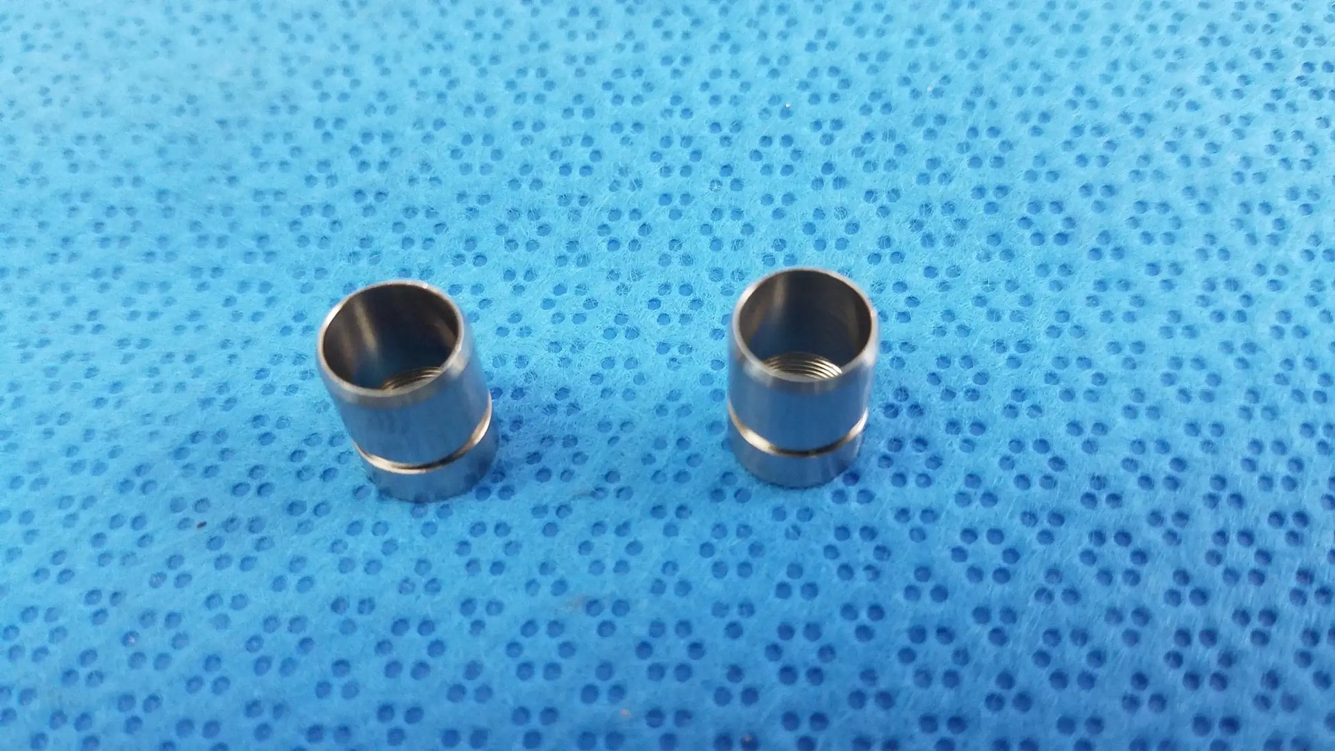 Reuse Medical Equipment Lot of - 2 Endoscope Light Post Sleeve Adapter for Fiber Light Cables Endoscope Light Post Sleeve Adapter, second-hand product photo 4