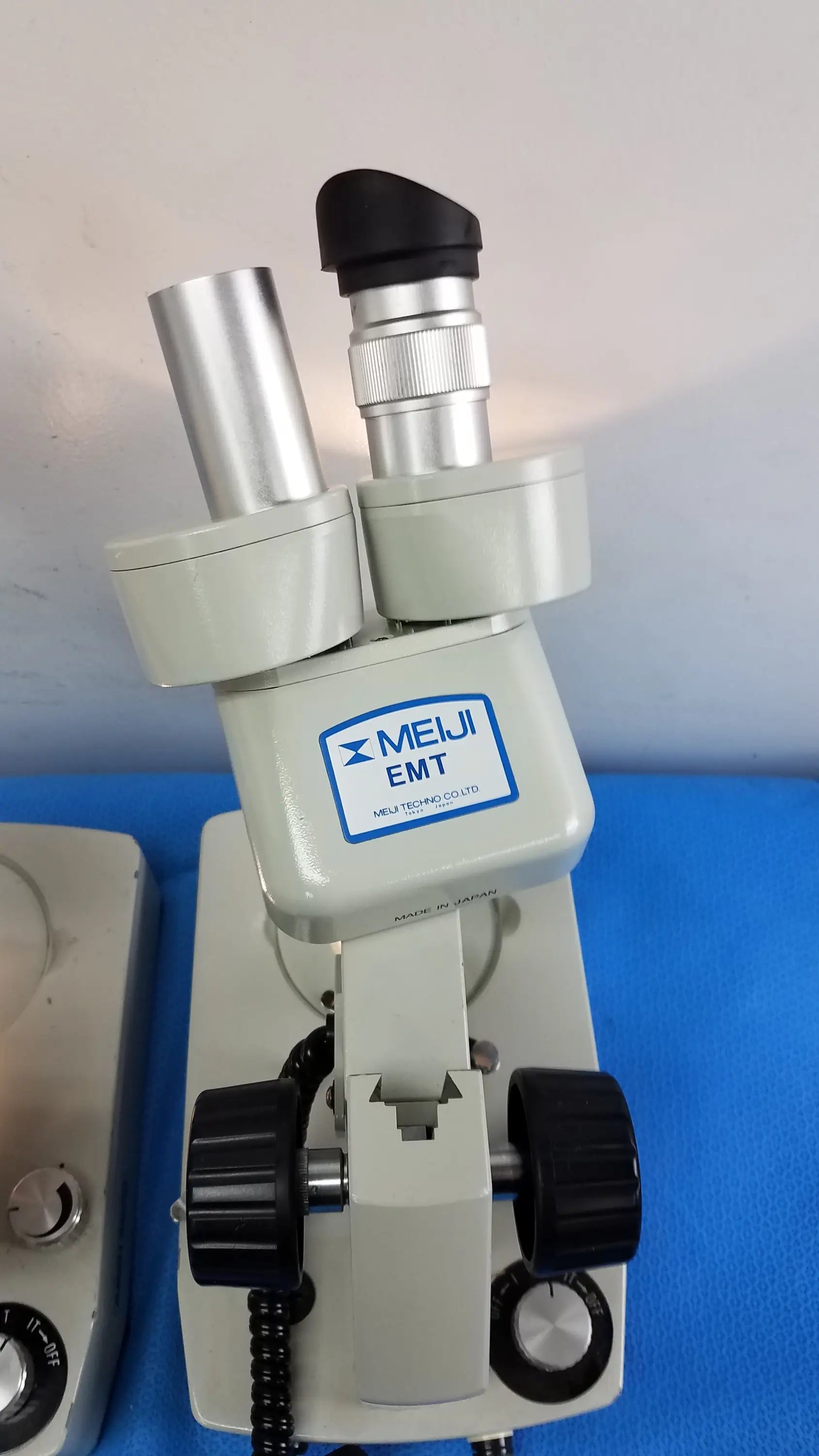 Meiji Techno Lot of 2 Meiji Techno EMT-1 Stereo Microscope Stereo Microscope, as-is (for parts) product photo 5