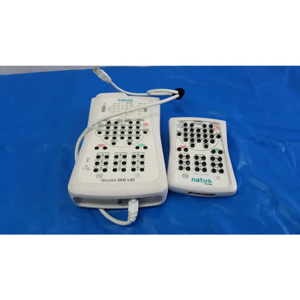 Natus Nicolet Lot of - 2 Natus Nicolet EEG v32 Amplifier System And HB-3 v32/44 Headbox EEG Diagnostic System, second-hand product photo 2