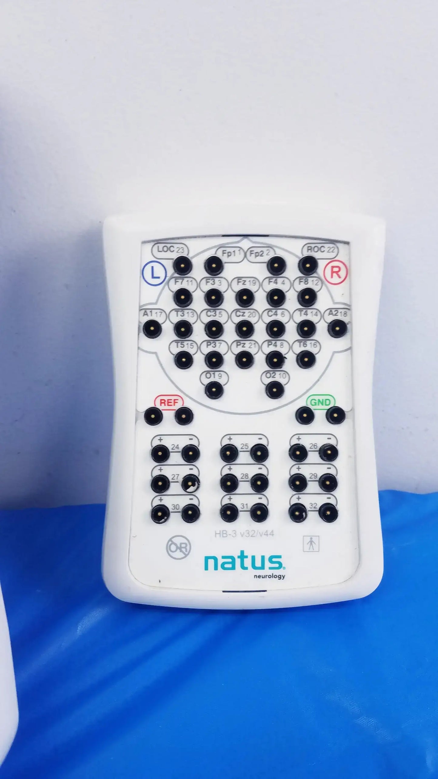 Natus Nicolet Lot of - 2 Natus Nicolet EEG v32 Amplifier System And HB-3 v32/44 Headbox EEG Diagnostic System, second-hand product photo 3