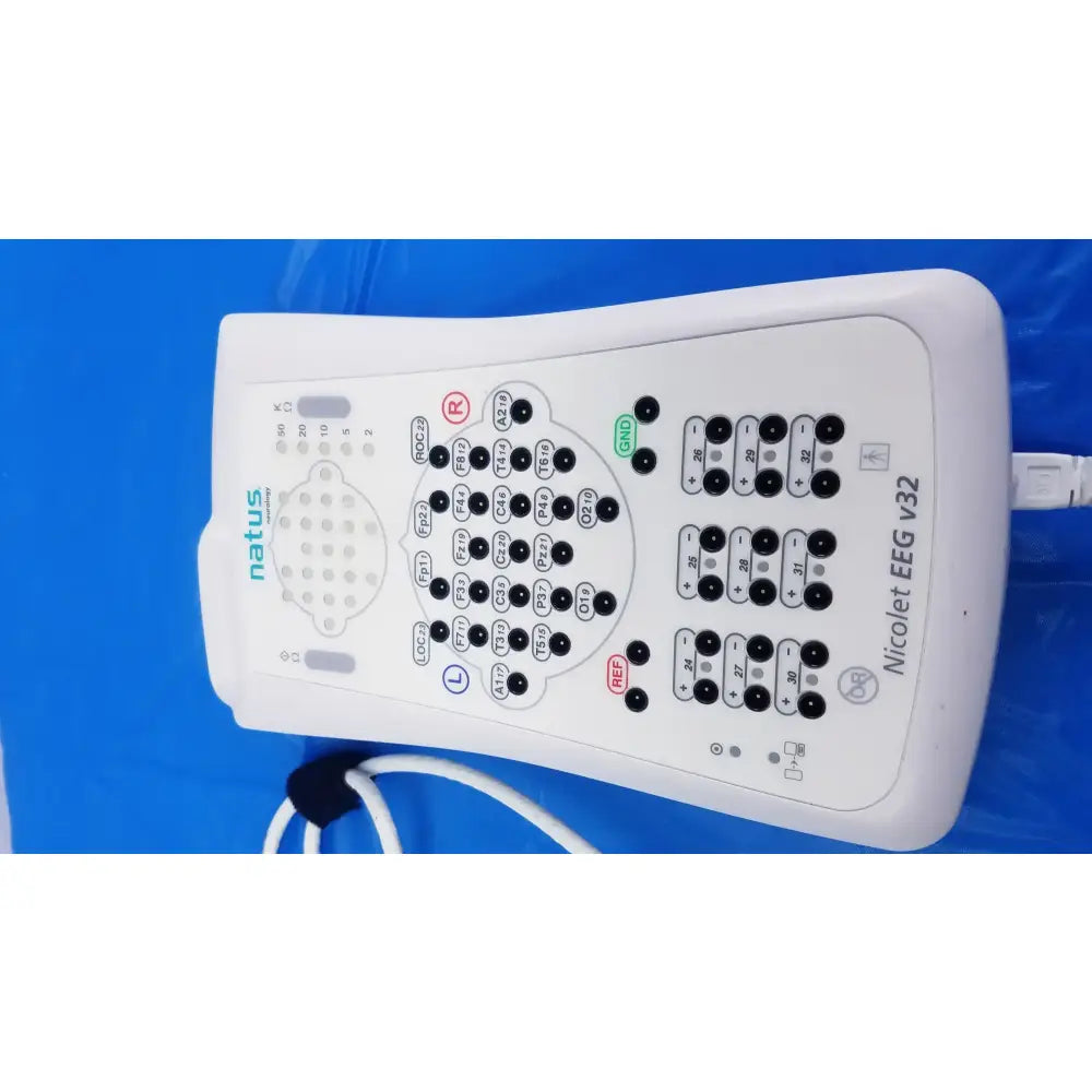Natus Nicolet Lot of - 2 Natus Nicolet EEG v32 Amplifier System And HB-3 v32/44 Headbox EEG Diagnostic System, second-hand product photo 4