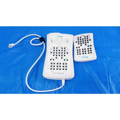 Natus Nicolet Lot of - 2 Natus Nicolet EEG v32 Amplifier System And HB-3 v32/44 Headbox EEG Diagnostic System, second-hand product photo 1