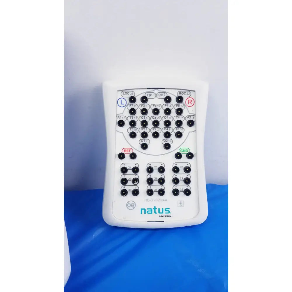 Natus Nicolet Lot of - 2 Natus Nicolet EEG v32 Amplifier System And HB-3 v32/44 Headbox EEG Diagnostic System, second-hand product photo 3