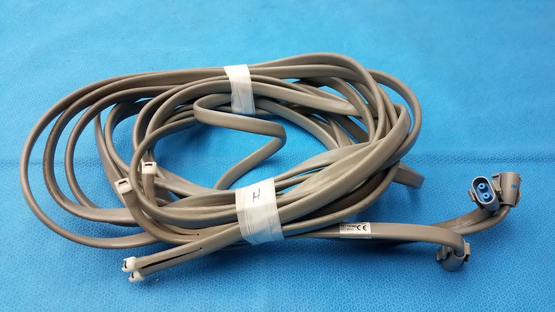 Reuse Medical Equipment Lot of 3 107363 NiBP Air Hose Fast Connector Double Tube NiBP Air Hose Fast Connector, second-hand product photo 1