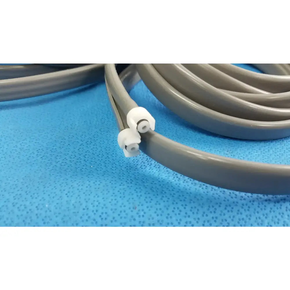 GE Medical Lot of - 3 GE Medical NIBP Hose Adult Dual Tube Screw Connect 107365 NIBP Hose Adult Dual Tube Screw Connect, second-hand product photo 3