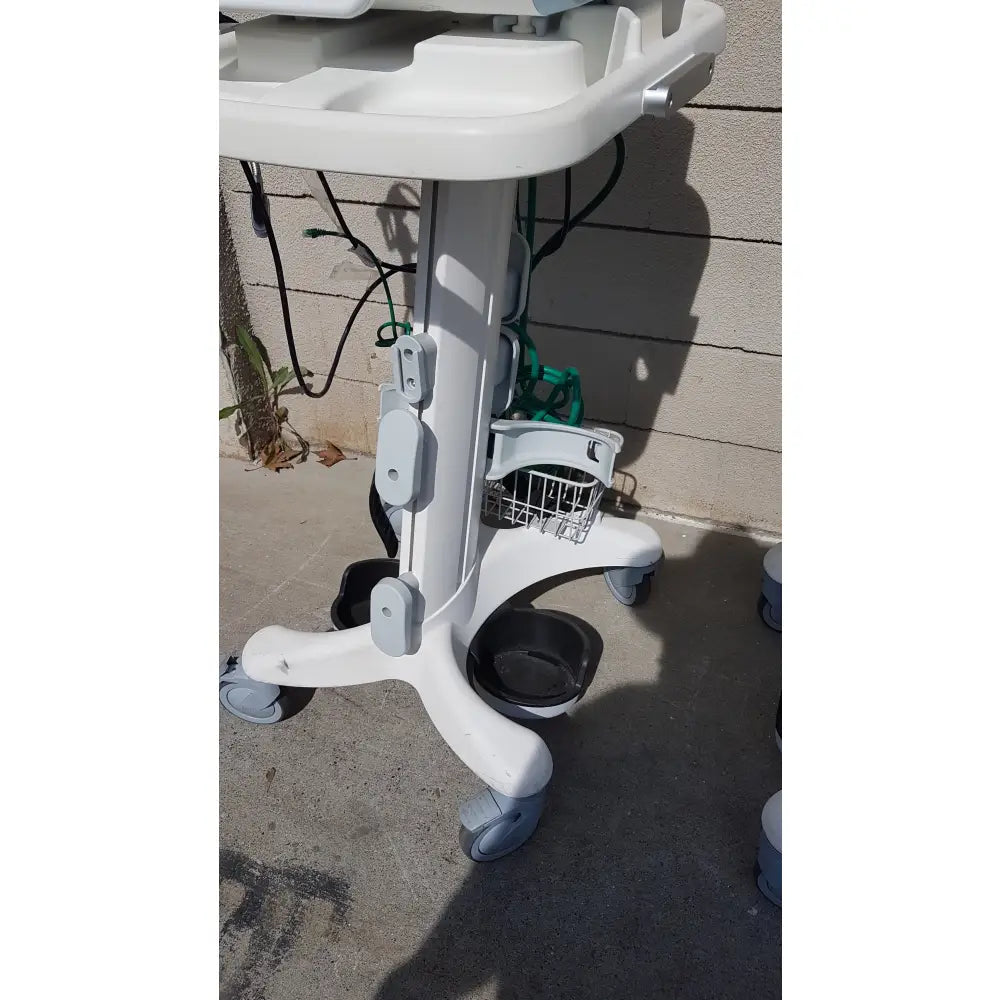 Lot of 3 Philips Respironics V60 Ventilators With Rolling Stands - Ventilator