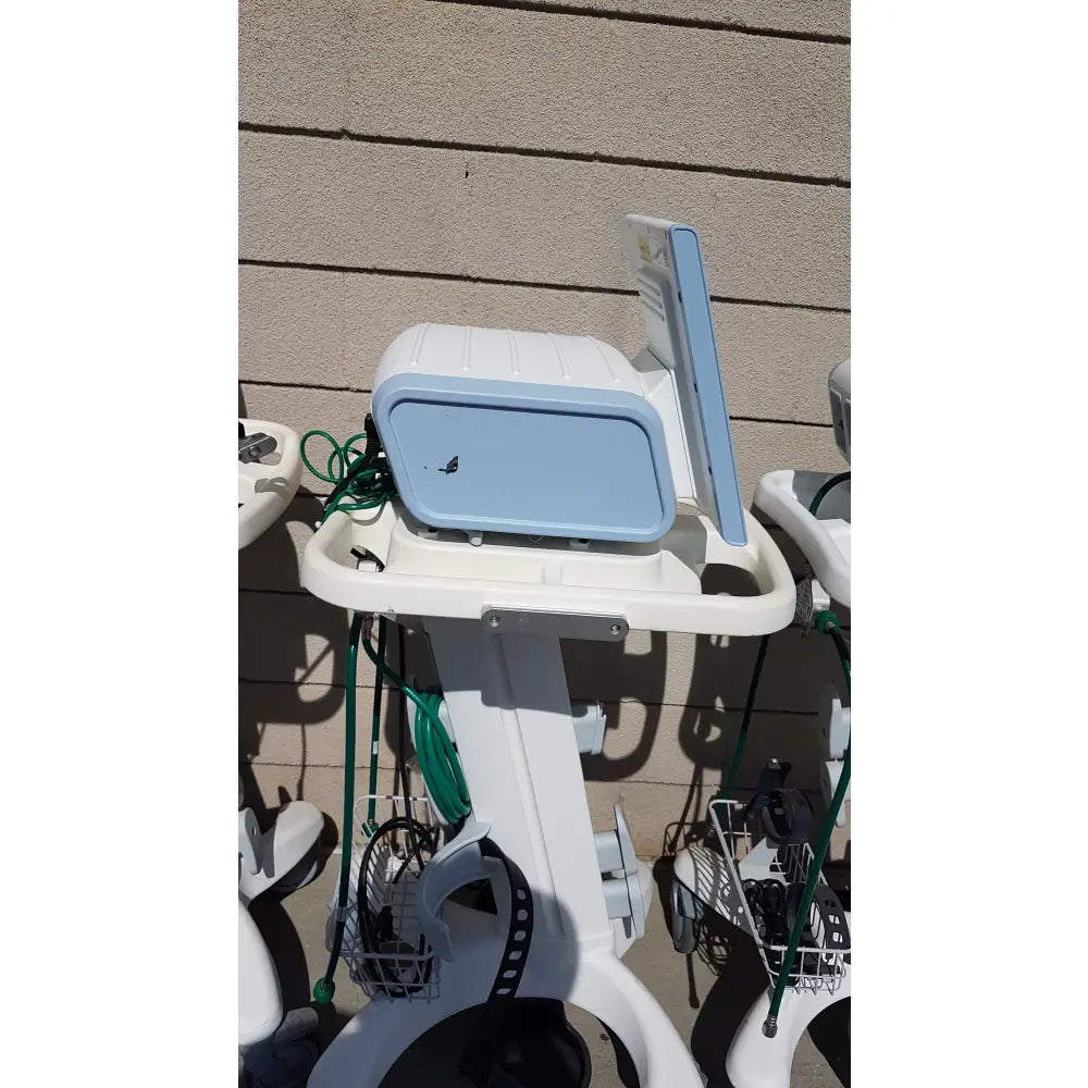 Lot of 3 Philips Respironics V60 Ventilators With Rolling Stands - Ventilator