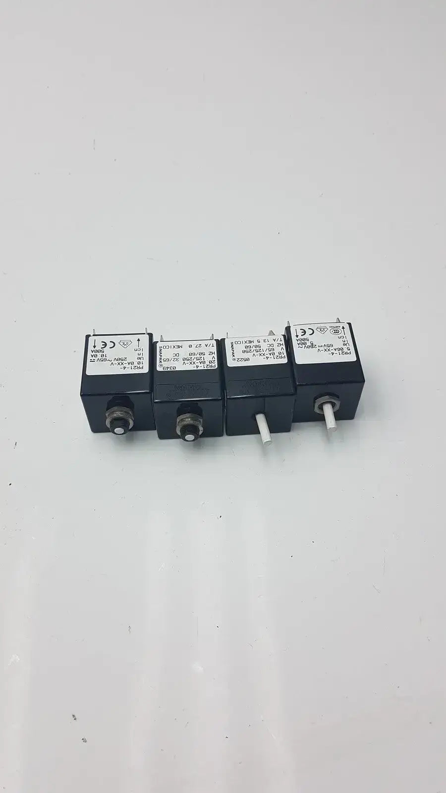 AIRPAX Lot of 4 Airpax PR21-4-0349 250V Fuse Fuse, second-hand product photo 3