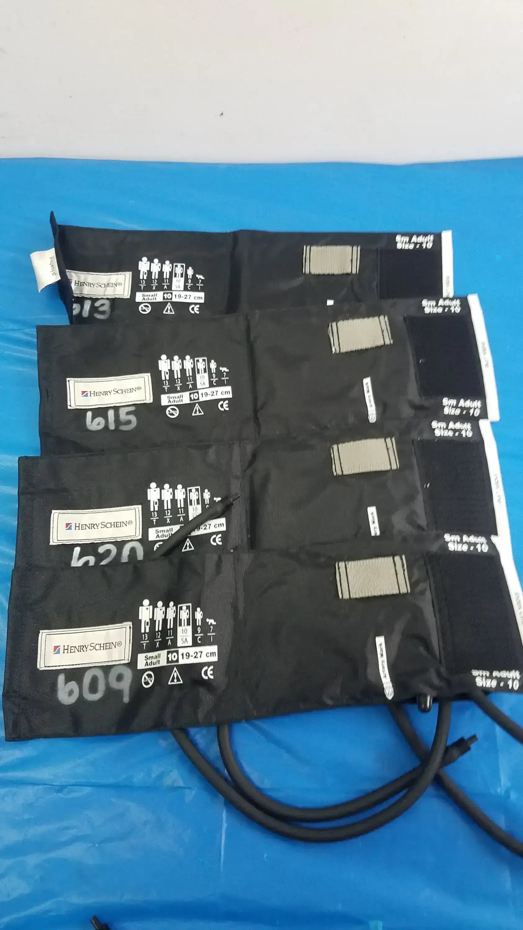 Henry Schein Lot of - 4 Henry Schein Adult Blood Pressure Cuffs Small 10 Blood Pressure Cuff, second-hand product photo 1