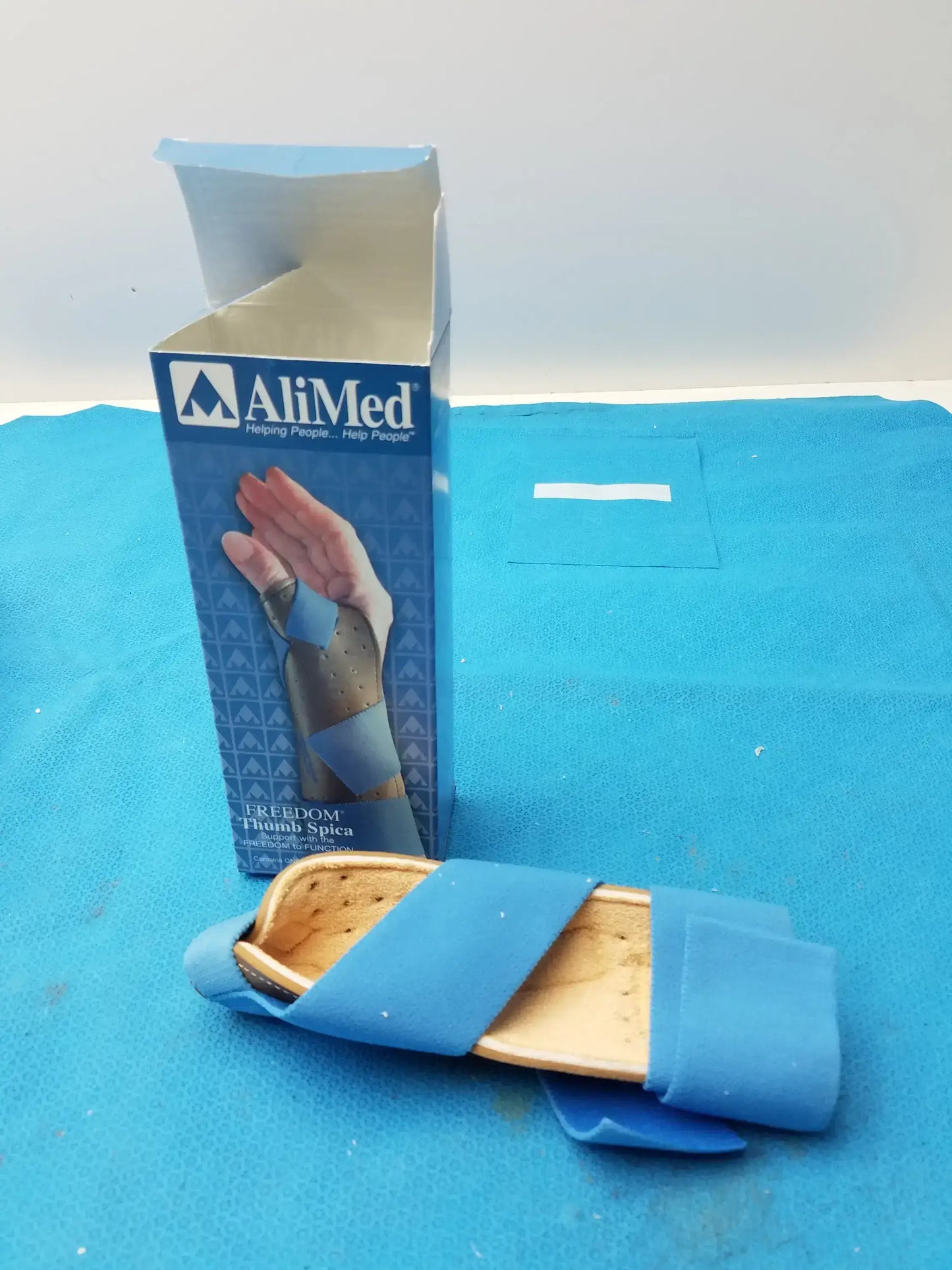 AliMed Lot of - 5 AliMed Freedom Thumb Spica Splint Medium/Large 5785 Thumb Spica, second-hand product photo 4