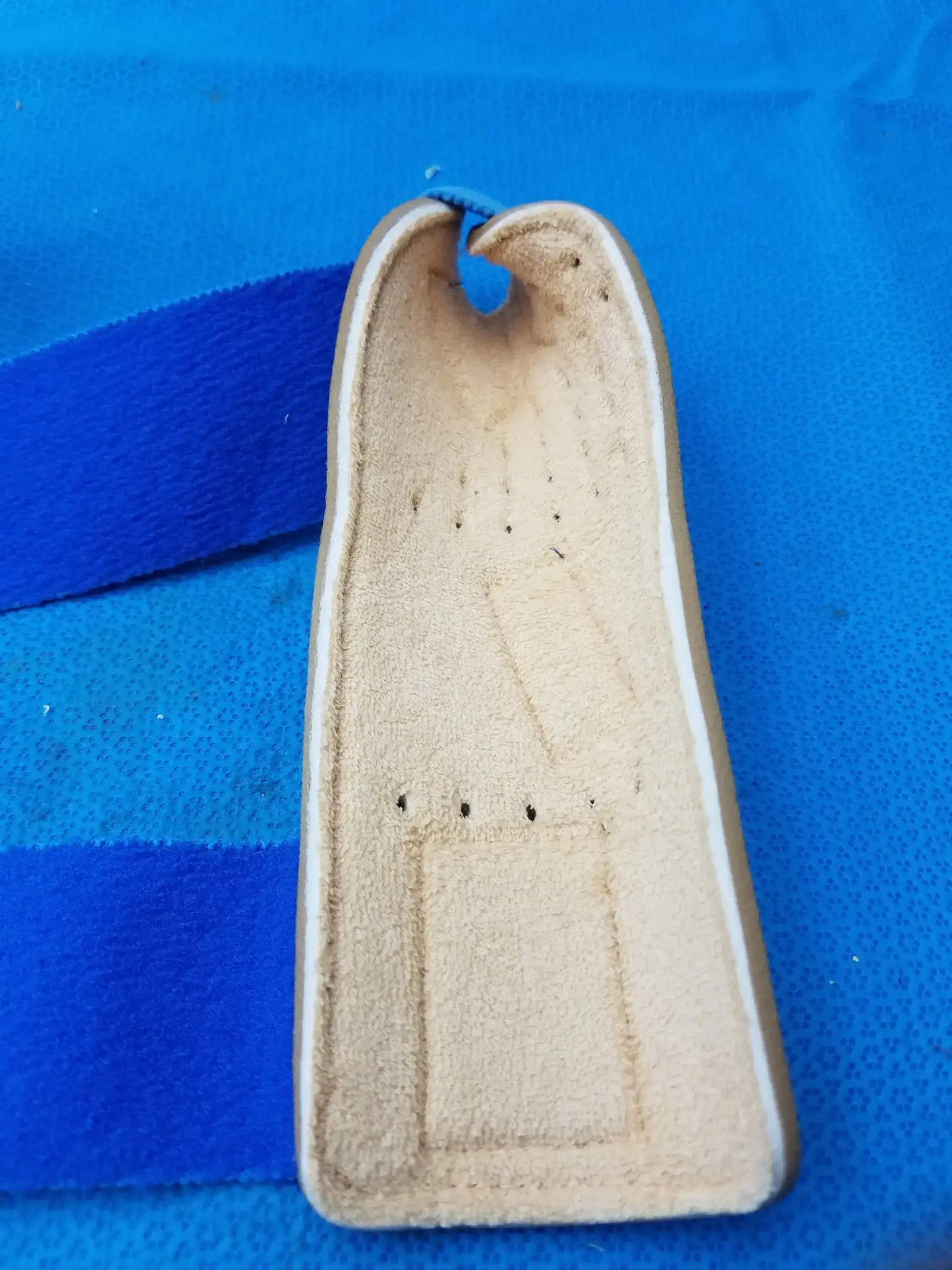 AliMed Freedom Thumb Spica Splint Medium/Large 5785 Thumb Spica Splint, second-hand product photo 7