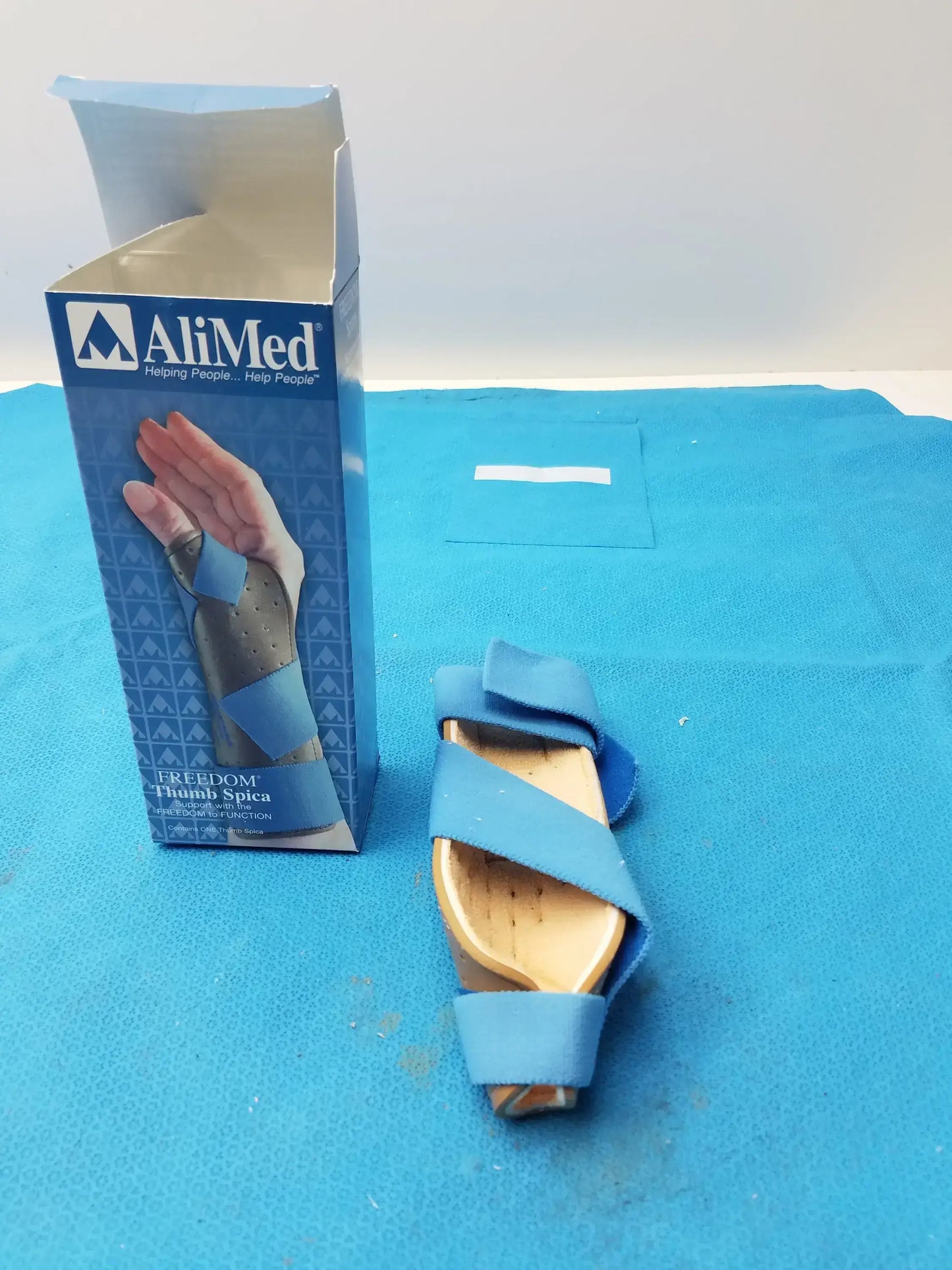 AliMed Lot of - 5 AliMed Freedom Thumb Spica Splint Medium/Large 5785 Thumb Spica, second-hand product photo 16
