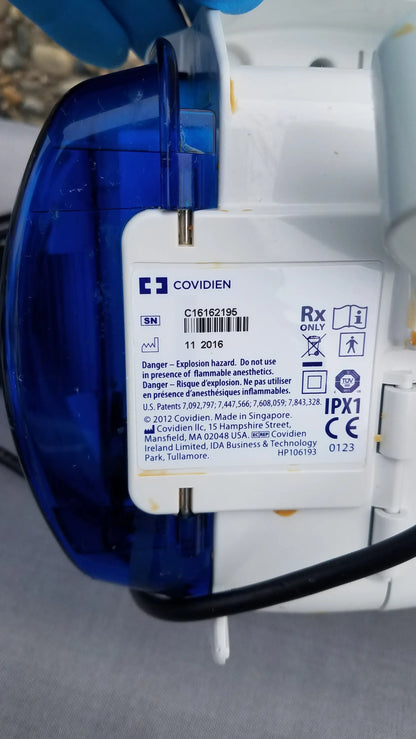 Blue and white covidien enteral feeding pump with regulatory label compatible kangaroo epump lot of 6 with clamps