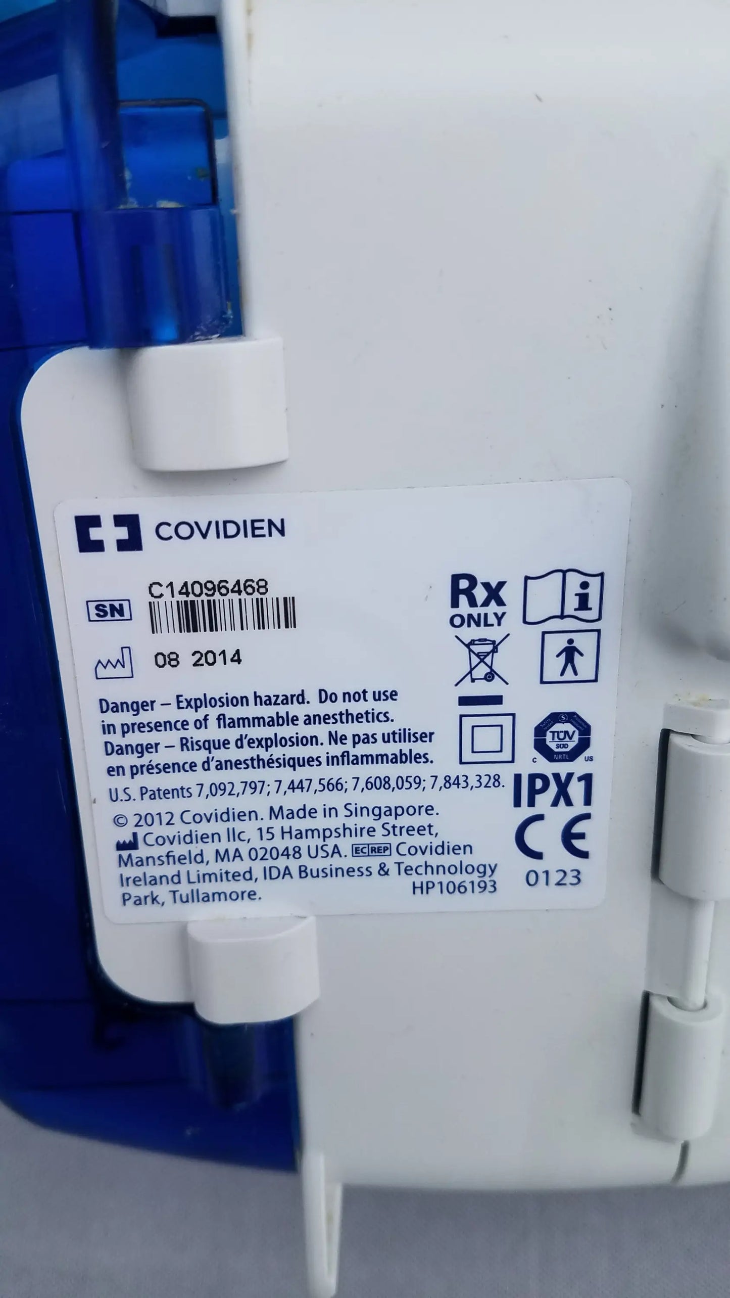 Lot of 6 white plastic covidien kangaroo epump enteral feeding pumps with blue accents and regulatory labels