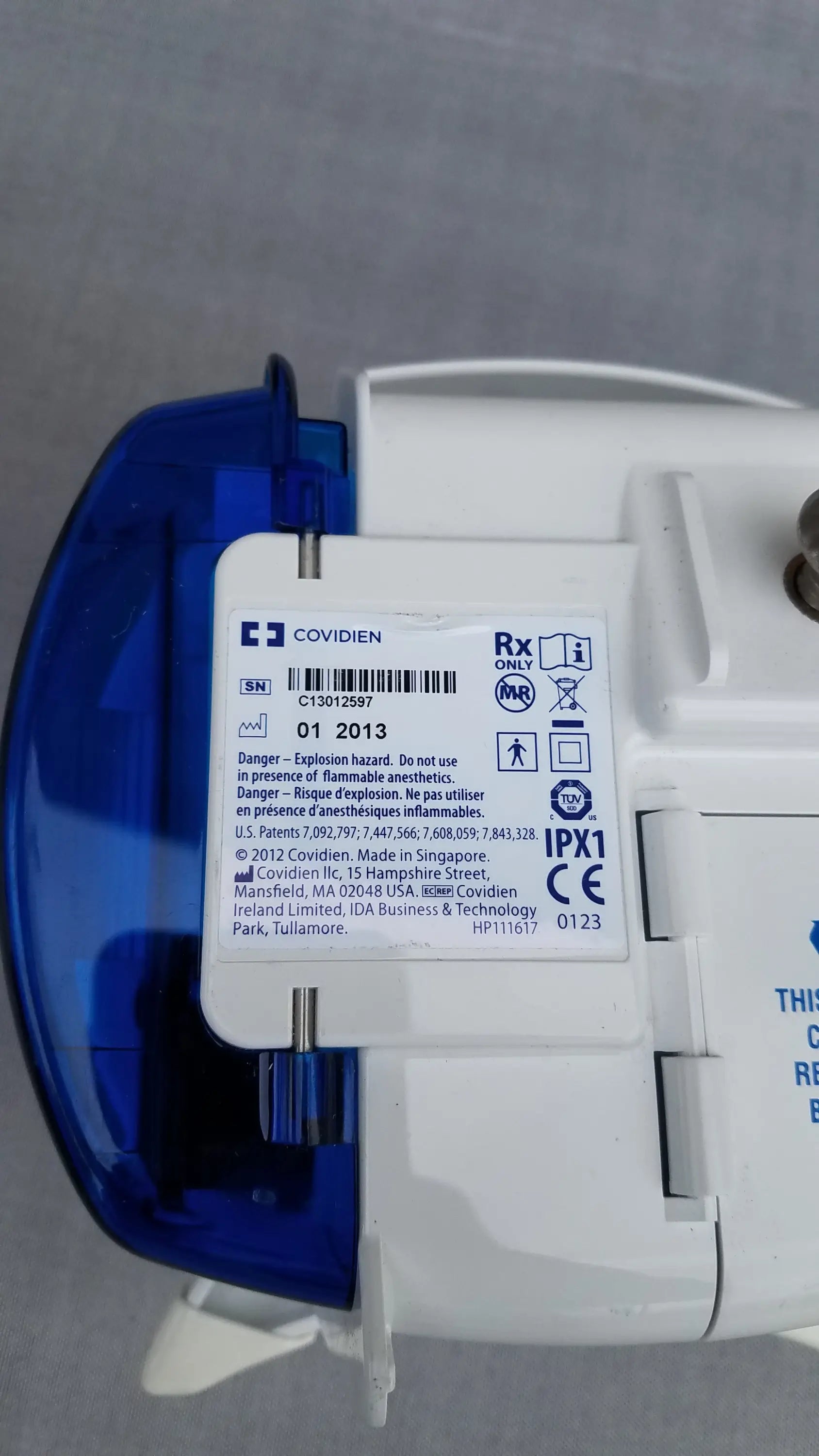 White and blue covidien kangaroo epump enteral feeding pump with regulatory markings compatible kangaroo device