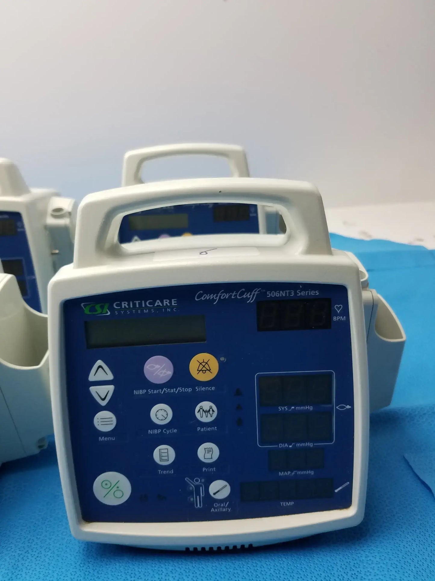 CSI Criticare Lot of - 6 CSI Criticare Comfort Cuff 506N3 Series Patient Monitor Patient Monitor, second-hand product photo 4