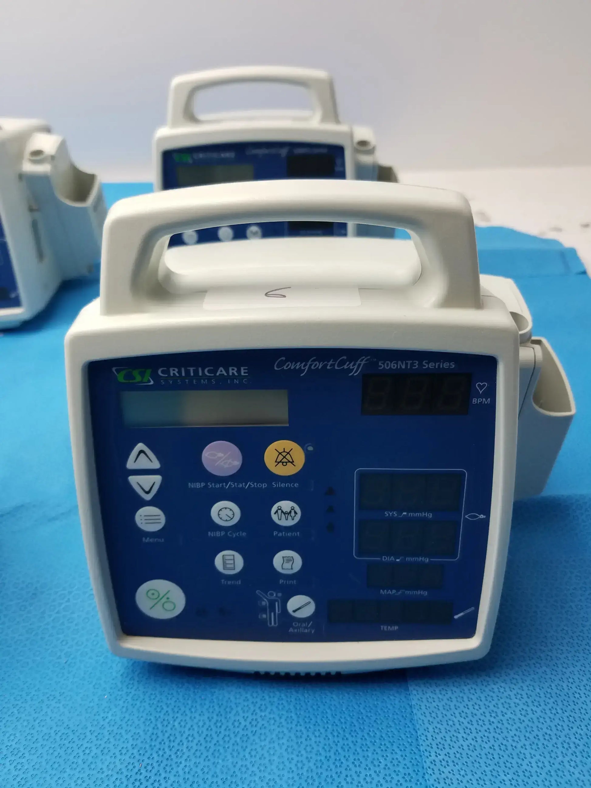 CSI Criticare Lot of - 6 CSI Criticare Comfort Cuff 506N3 Series SPo2 Patient Monitor Patient Monitor, second-hand product photo 4