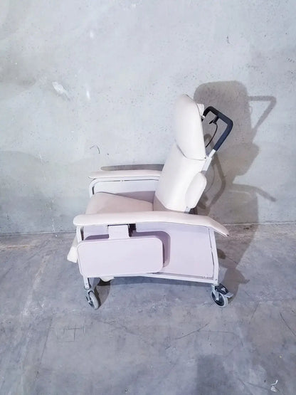 Drive medical LUMEX Clinical Care Chair Recliner, 3 Position Charcoal Clinical Care Recliner, second-hand product photo 6