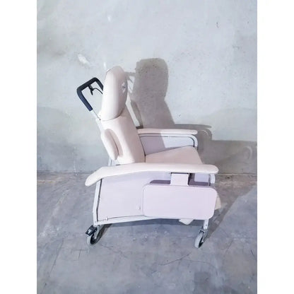 Drive medical LUMEX Clinical Care Chair Recliner, 3 Position Charcoal Clinical Care Recliner, second-hand product photo 11