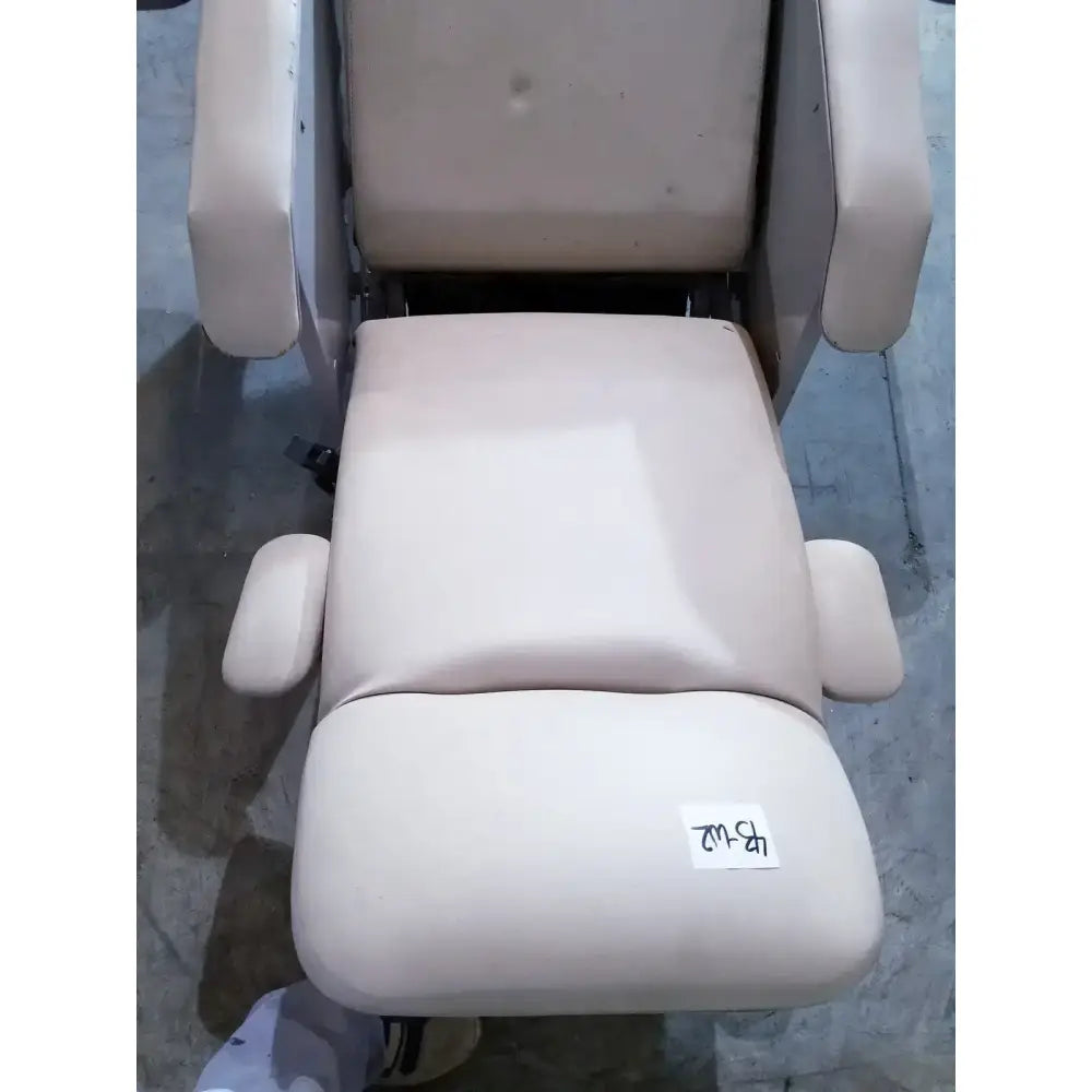 Drive medical LUMEX Clinical Care Chair Recliner, 3 Position Charcoal Clinical Care Recliner, second-hand product photo 5