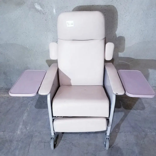 Drive medical LUMEX Clinical Care Chair Recliner, 3 Position Charcoal Clinical Care Recliner, second-hand product photo 1