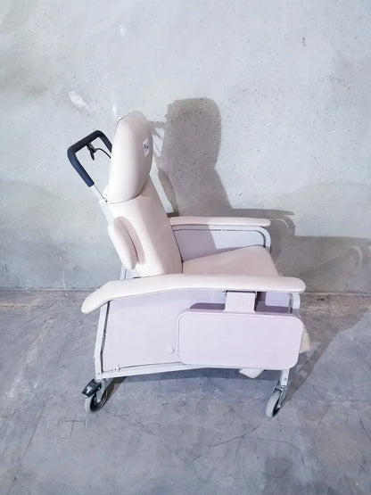 Drive medical LUMEX Clinical Care Chair Recliner, 3 Position Charcoal Clinical Care Recliner, second-hand product photo 11